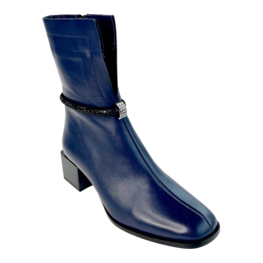 NAVY BLUE LEATHER ANKLE BOOTS